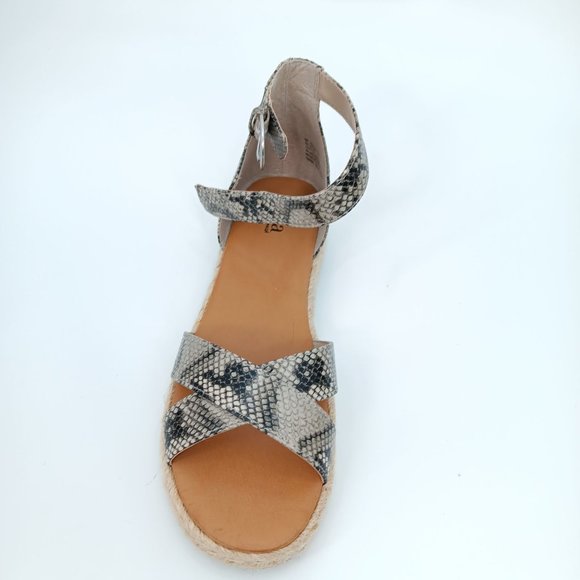 A.N.A GRAY BLAZE SNAKESKIN PRINT SANDALS SIZE 9M - Picture 7 of 16